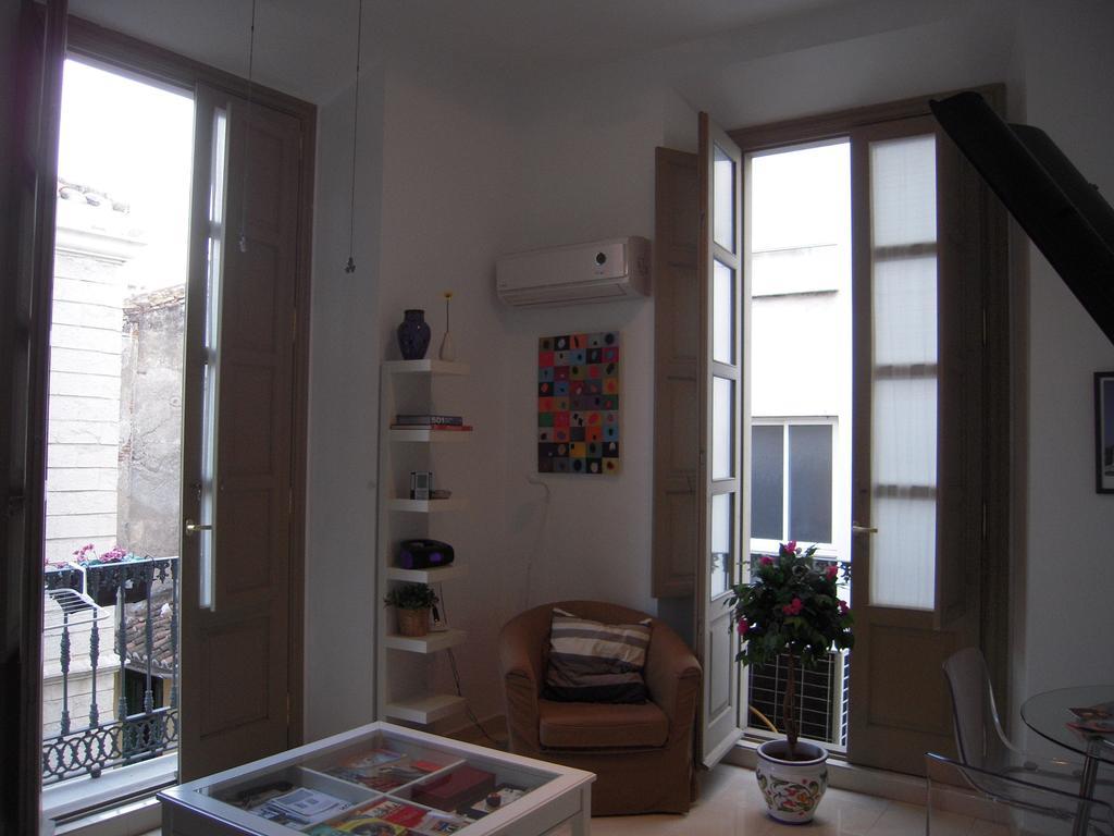 Malama Apartamentos Turisticos Malaga Luaran gambar