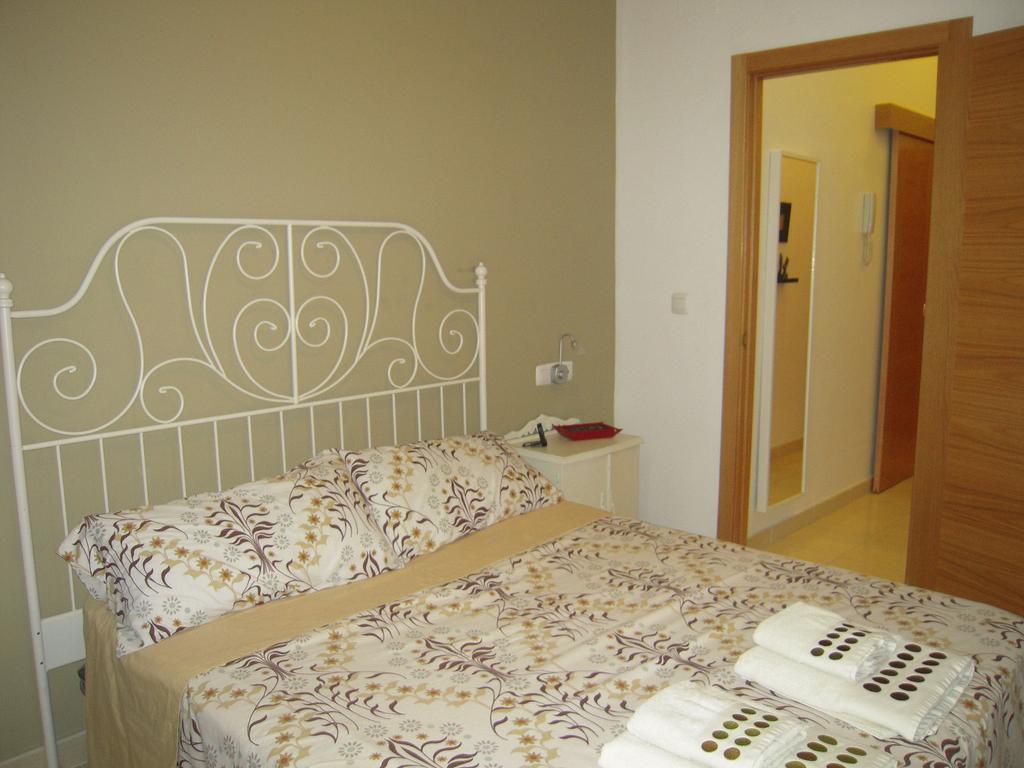 Malama Apartamentos Turisticos Malaga Bilik gambar