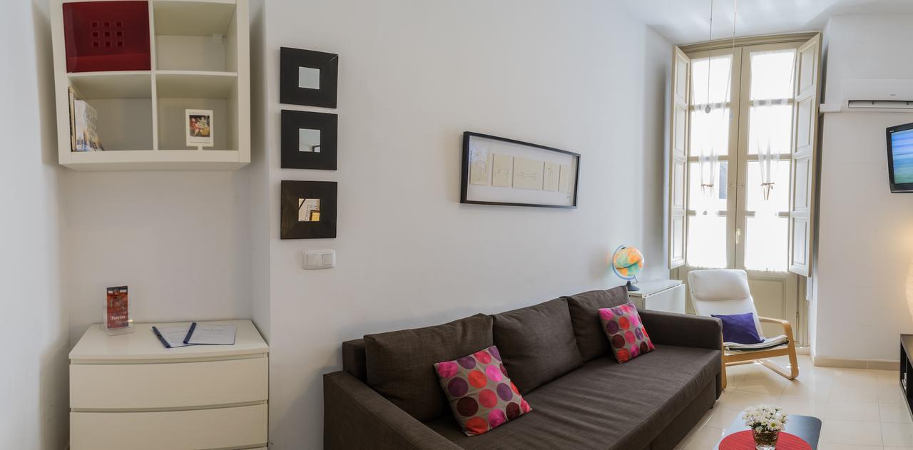 Malama Apartamentos Turisticos Malaga Luaran gambar
